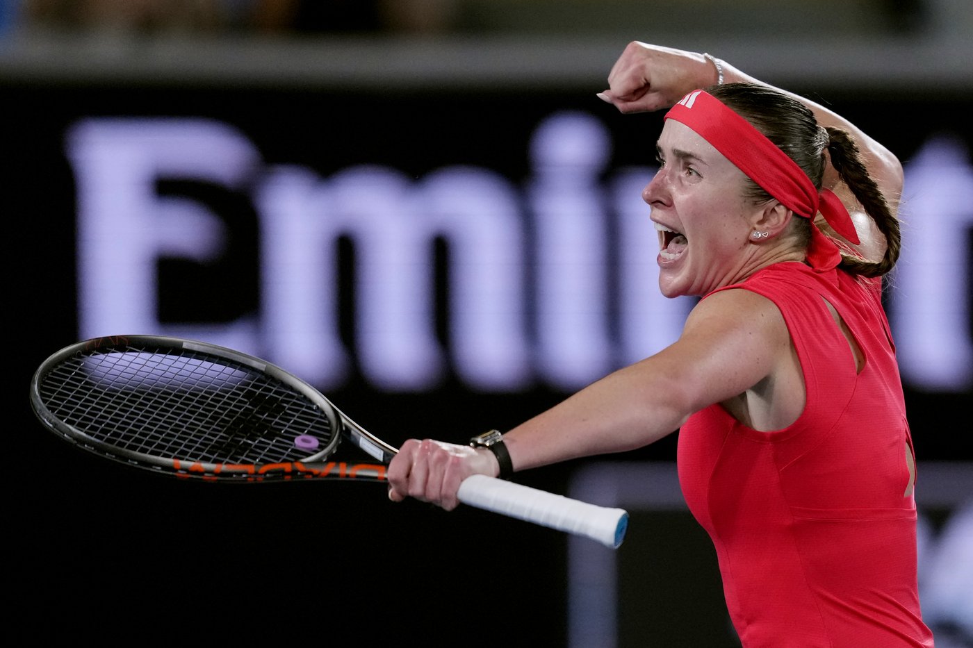 手树立了努 手树立了努