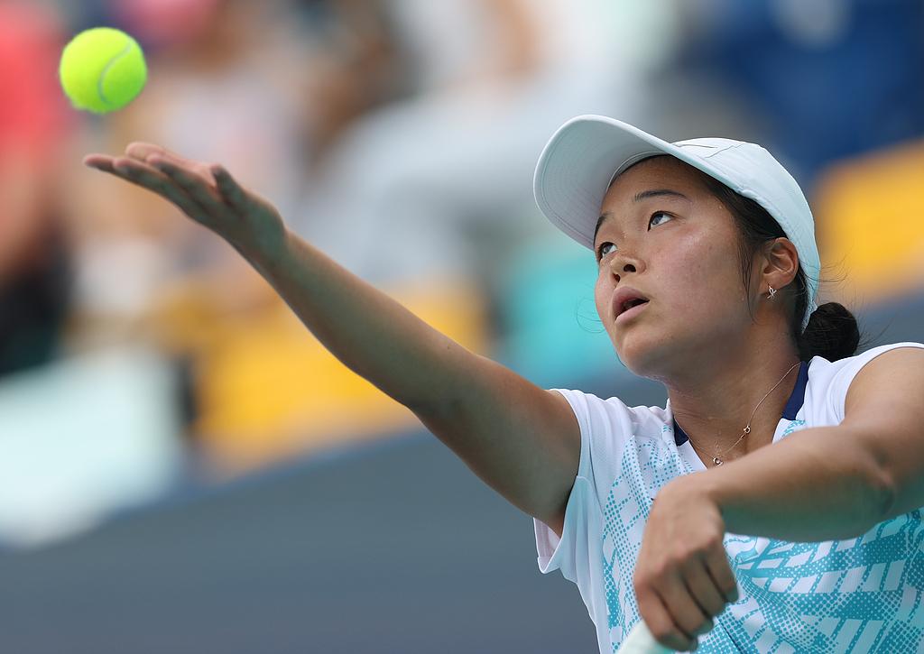 甲增添了更 甲增添了更