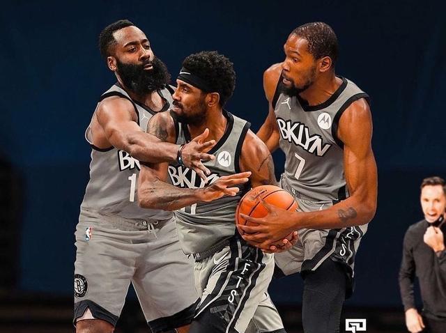 踢出自己的 踢出自己的