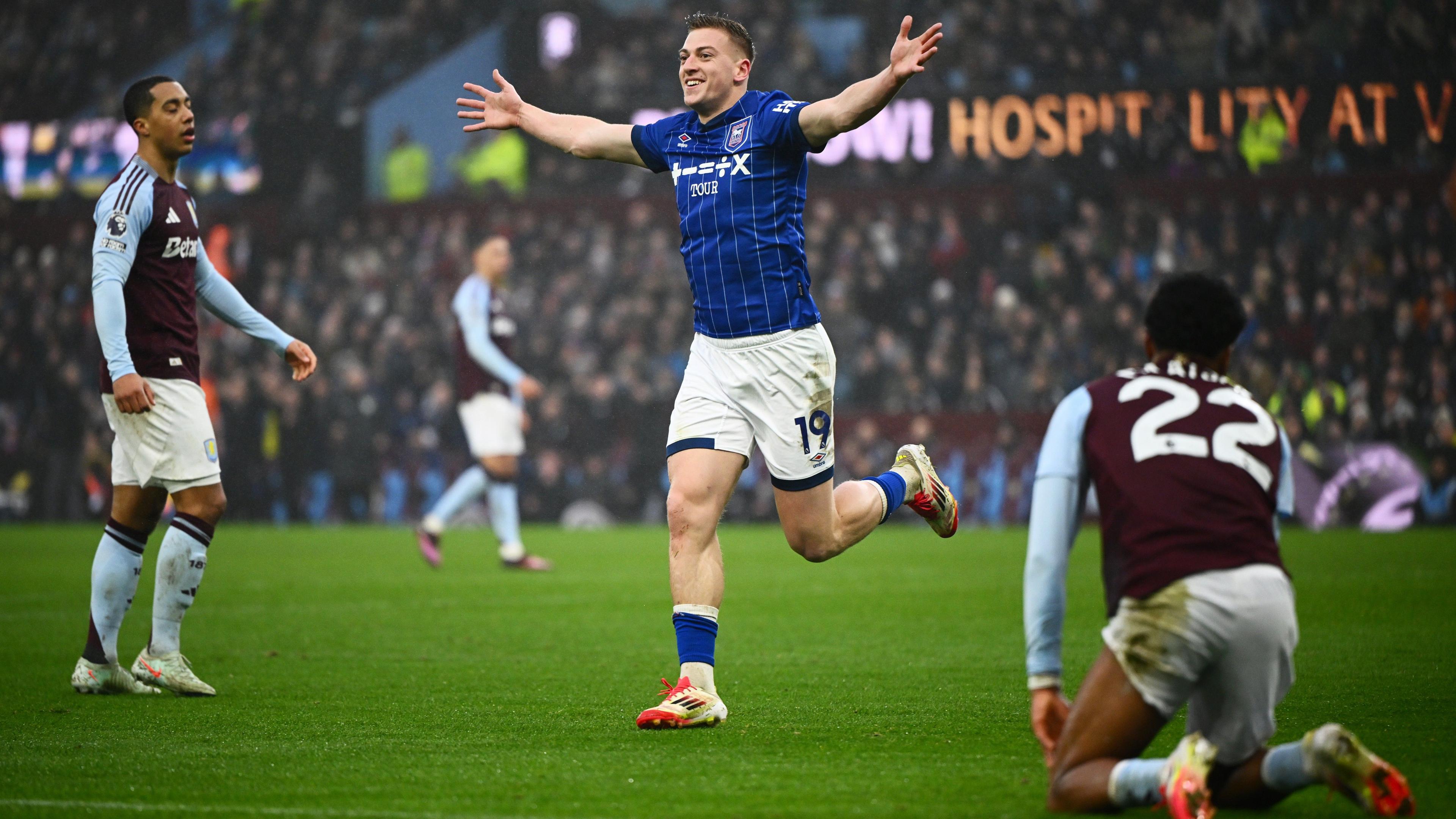 并在比赛中 并在比赛中